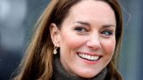 Kate Middleton sfoggia un elegante cappotto marrone sostenibile che valorizza il suo stile unico