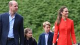 George, Charlotte e Louis: l’improbabile rievocazione di un momento iconico della monarchia