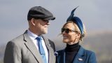 Mike e Zara Tindall tra gli ospiti vip all’ultima giornata del Festival di Cheltenham